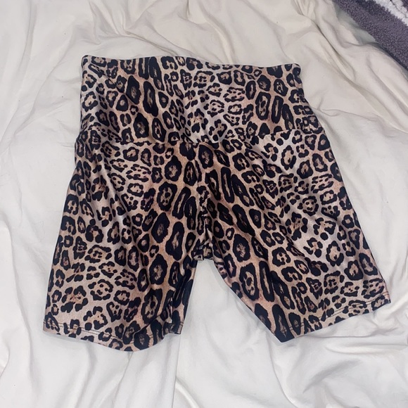 ONZIE cheetah print biker shorts - Picture 4 of 6